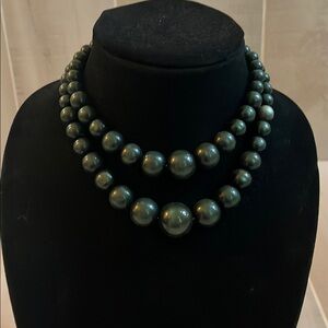 Elegant Vintage Green Pearl Necklace